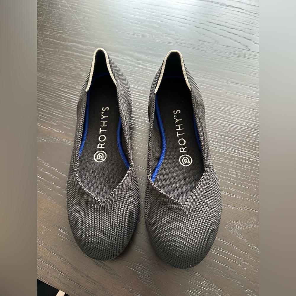 Never worn - only tried on at home, never washed, Black 6.5 Rothy’s